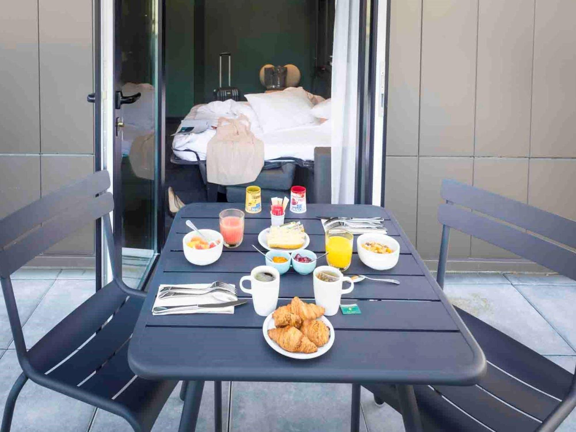 Отель Tribe Paris La Defense Esplanade Курбевуа Экстерьер фото