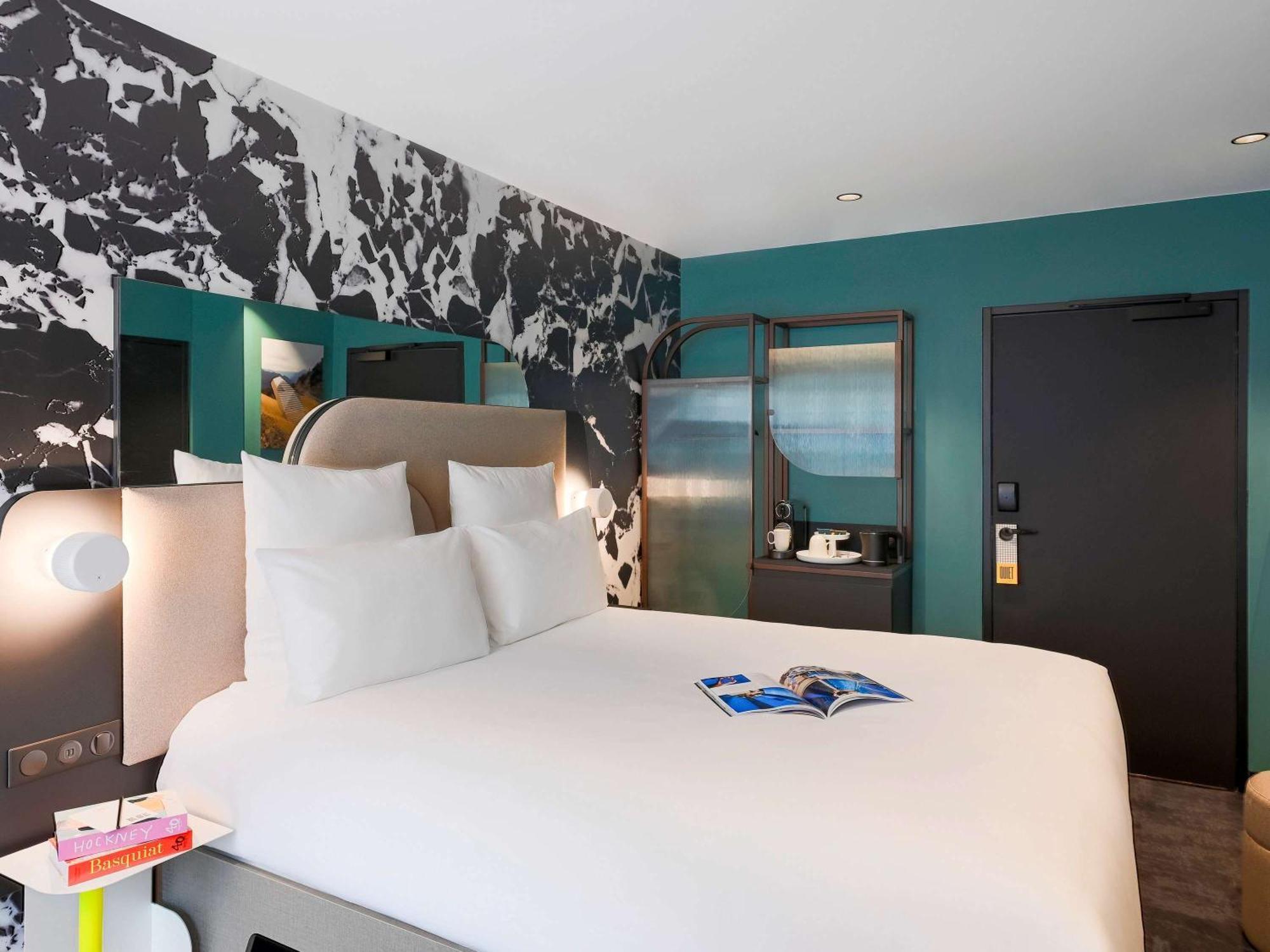 Отель Tribe Paris La Defense Esplanade Курбевуа Экстерьер фото